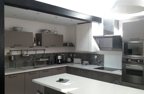 Baille House | Charming house, central, quiet, private parking and metro with AC