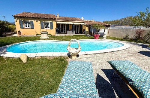 Mallemort House | Charming house, pool and AC - 8 guests