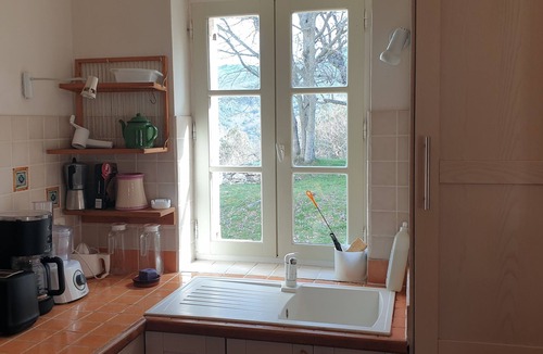 Buoux House | Charming house with pool, superb view of the Luberon overlooking the Aiguebrun river