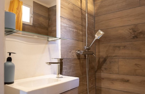 Apt House | Charming little house in the heart of town