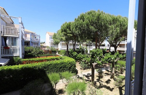 Palavas-les-Flots Apartment | Charming Loft with Pool, Terrace & Parking, Steps from the Beach in Palavas