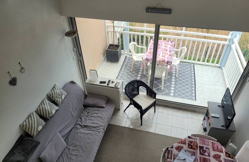 Palavas-les-Flots Apartment | Charming Loft with Pool, Terrace & Parking, Steps from the Beach in Palavas