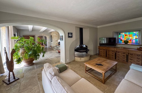 Noves House | Charming Mas with Heated Pool in the Heart of the Alpilles