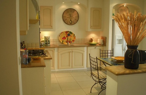 Cadenet House | Charming Mediterranean Provencal Villa Luberon with 4 bedrooms, swimming pool