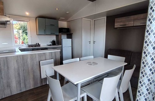 Carry-le-Rouet House | Charming Mobile Home for 6 with Terrace in Carry-le-Rouet