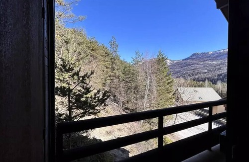 Vallouise-Pelvoux Apartment | Charming mountain apartment – Sleeps 4 to 6