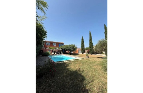 Cavaillon Villa | CHARMING PROVENCAL MAS