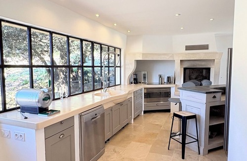 Orgon House | Charming, quiet house - heated pool-5 minutes from pretty village of Eygalières