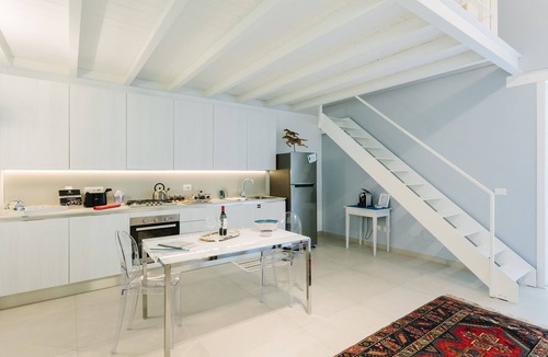 Ortigia Apartment | Charming Sea-View Hideaway in Ortigia. Comfort, Style and Unforgettable Sunsets.