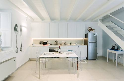 Ortigia Apartment | Charming Sea-View Hideaway in Ortigia. Comfort, Style and Unforgettable Sunsets.