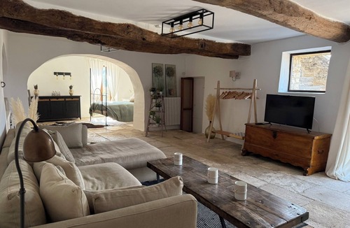 Viens House | Charming sheepfold with infinity pool - 360° Luberon view, private estate