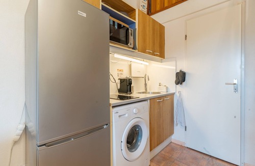 Eyguieres Apartment | Charming South-Facing 2-Bedroom House with Pool, WiFi & AC in Peaceful Eyguières