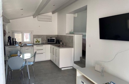 Ceyreste Apartment | Charming Studio 4 people, 34 m² air conditioning, pool access