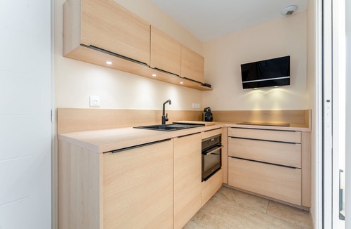 Fontareches Apartment | Charming Studio in Fontarèches (Gard) with Shared Pool, Wi-Fi & Air Conditioning