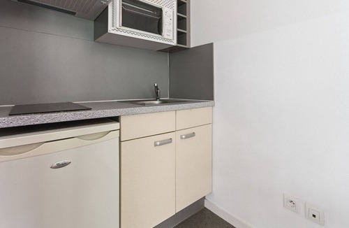 Grasse Apartment | Charming Studio - Sleeps 2 - Very Bright