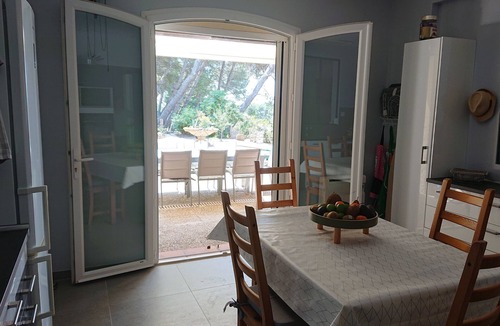 Cornillon-Confoux House | Charming villa with swimming pool in a pine forest