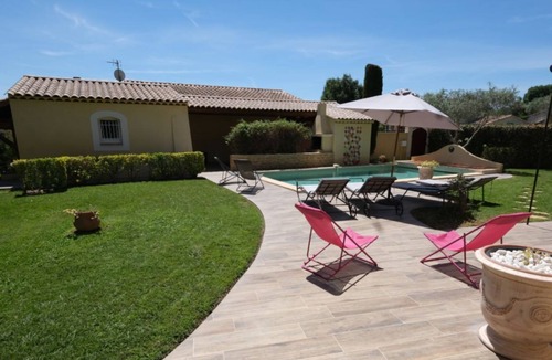 Cornillon-Confoux Villa | Charming villa with pool in Cornillon-Confoux - 8 people.