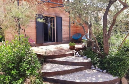 Quartier des Espesses House | Charming villa with all comforts, 2000M2 landscaped garden, ecological swimming pool