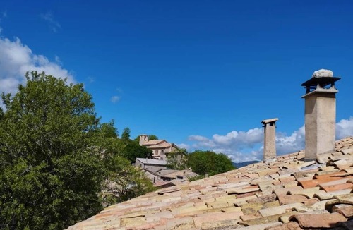 Eourres House | Charming village house with a view of the mountains