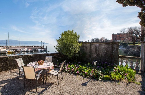 Toscolano Maderno Apartment | Charming Waterfront Apartment on Lake Garda
