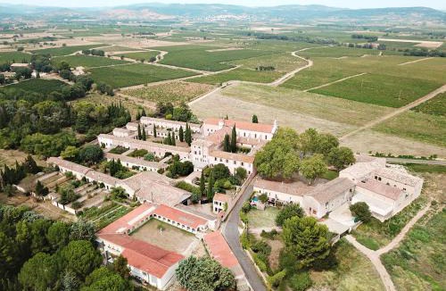Caux Bed & Breakfast | Chartreuse de Mougeres - Caux Pézenas