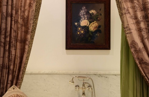 Saint-Antonin-du-Var Bed & Breakfast | Chateau Mentone