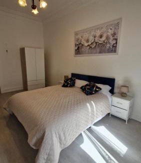 Gambetta Apartment | Chateauneuf
