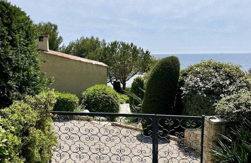 Carry-le-Rouet House | Chez-Aline, vacation home in Provence, sleeps 8, pool, ocean view, beach 2 min away