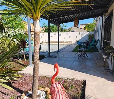Sorgues Bed & Breakfast | Chez Brigitte Chambre d hôtes avec cour privative,piscine,