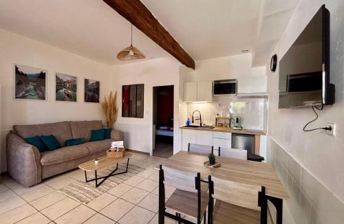 Villedaigne Apartment | Chez Mel et Garry