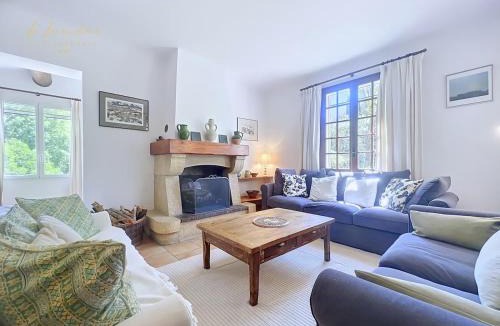 Maussane Apartment | Chez Olive - Piscine, grand jardin, CLIM, 4 chambres, 3 SDB, 8 personnes