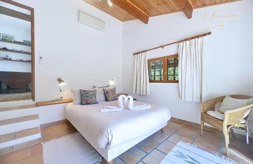 Maussane Apartment | Chez Olive - Piscine, grand jardin, CLIM, 4 chambres, 3 SDB, 8 personnes