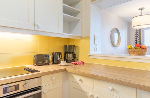 Pont Royal Apartment | Chic Countryside Stay With Balcony