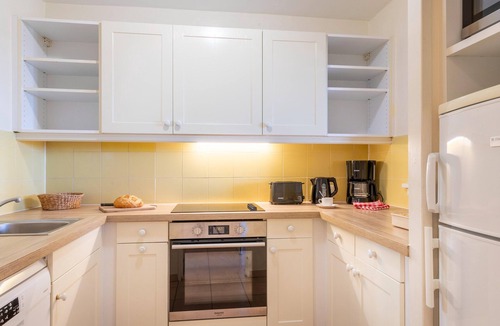 Pont Royal Apartment | Chic Countryside Stay With Balcony