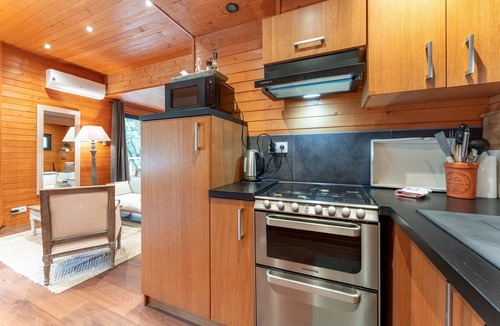 Arpaillargues-et-Aureillac House | Chic Country Lodge 2 - Mas De Rey Holiday Home with Wi-Fi