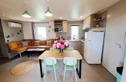 La Crau House | Chic bungalow: Private terrace, Barbecue & swimming pool