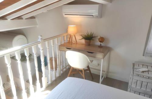 8th Arrondissement Ski Chalet | Chill Out Cabanon Coeur Calanques