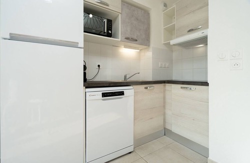 Valras-Plage Apartment | Coastal Comfort in Valras-Plage