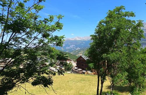 Le Sauze Apartment | Cocon 2 à 4 personnes refait à neuf VUE MONTAGNE