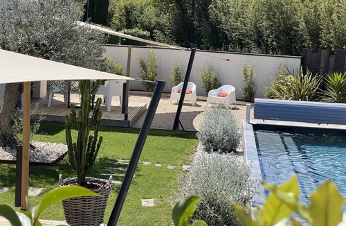 Molleges House | Cocooning village house in triplex villa