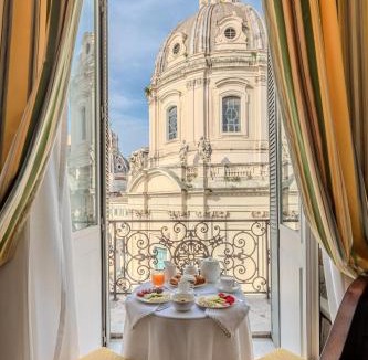 Rome City Centre Apartment | Colonna Traiana - The View Boutique Luxury Home in the center of ancient Rome