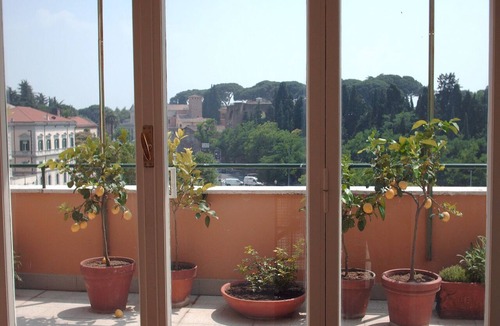 Celio Apartment | Colosseum Penthouse with Spectacular 360° View from the Rooftop Garden