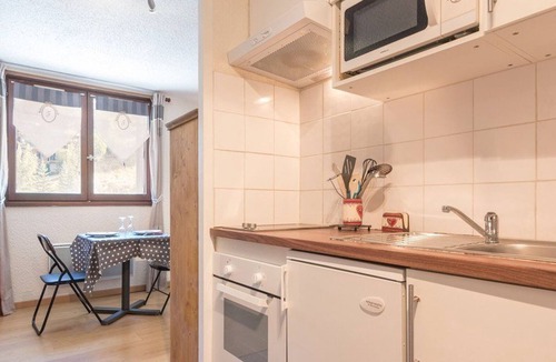 Chantemerle Apartment | Comfort studio for 2 with balcony and private parking