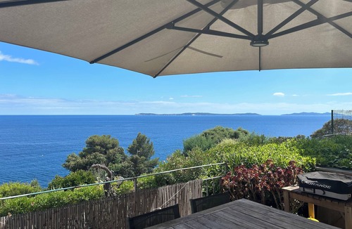 Rayol-Canadel-sur-Mer Apartment | Comfortable apartment with 100m2 panoramic terrace facing the sea