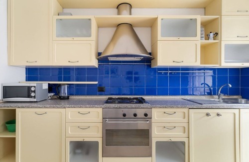 Binda House | Comfortable 40m2 studio flat, ideal for 3 people, located on the third floor of a building with lift.The accommodation is located a stone's throw from Famagusta, characterized by a strong residential and student vocation, offering a quiet environment, gr