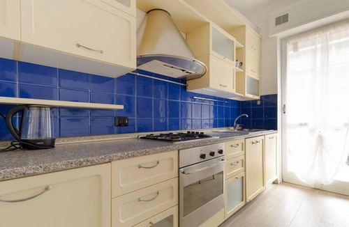 Binda House | Comfortable 40m2 studio flat, ideal for 3 people, located on the third floor of a building with lift.The accommodation is located a stone's throw from Famagusta, characterized by a strong residential and student vocation, offering a quiet environment, gr