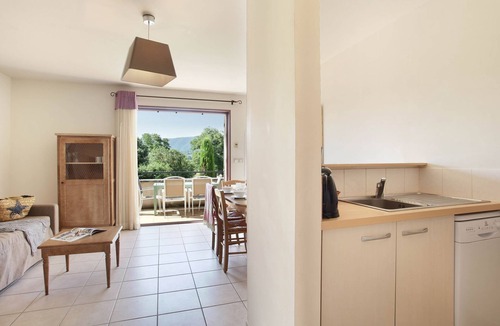 Bonnieux Apartment | Comfortable apartment with air conditioning in the Luberon