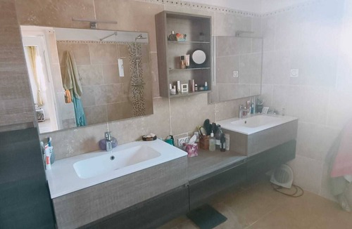 Senas House | Comfortable Provencal house with swimming pool, terrace and garden at the foot of the Alpilles mountains.