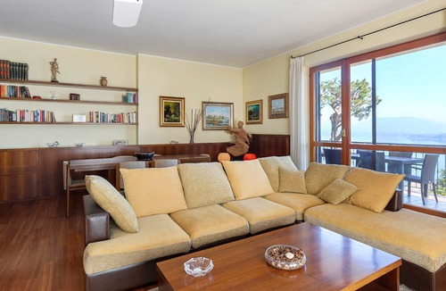 Meina Villa | Comfy villa with private pool and views over the lake! - Villa Isabella