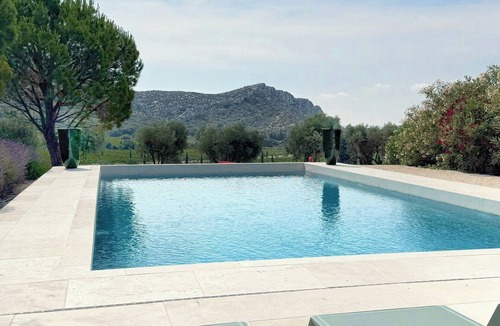 Eyguieres House | Contemporary villa in the heart of the Alpilles